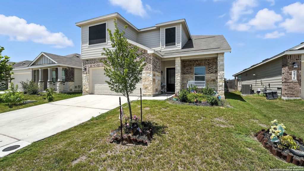 Photo of 5826 Geronimo, Seguin, TX 78155 (MLS # 1891338)