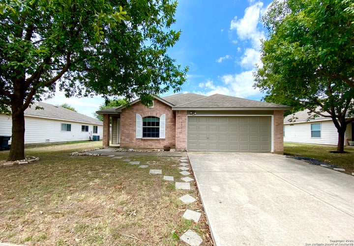 Photo 1 of 20 — 16511 CABALLO VALLEY, Selma, TX 78154