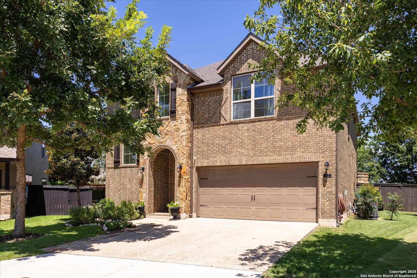 122 Churchill
