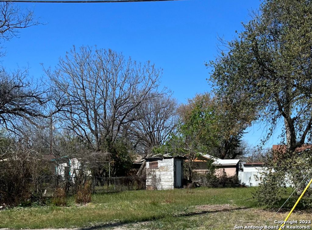 Photo of 413 E Lubbock, San Antonio, TX 78204 (MLS # 1681800)