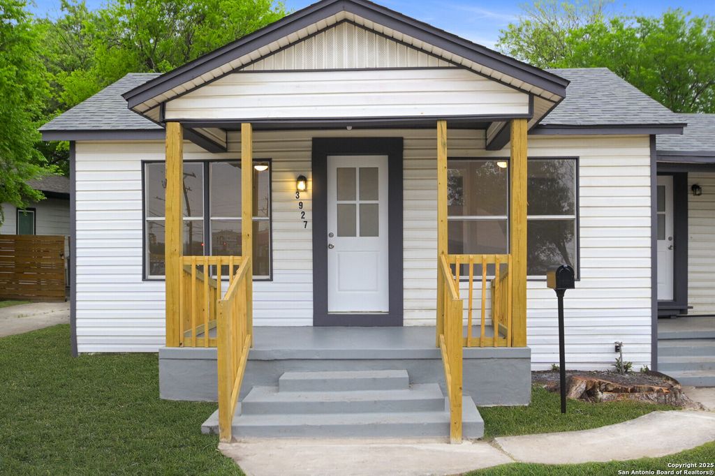 Photo of 3927 W Houston, San Antonio, TX 78207 (MLS # 1855739)