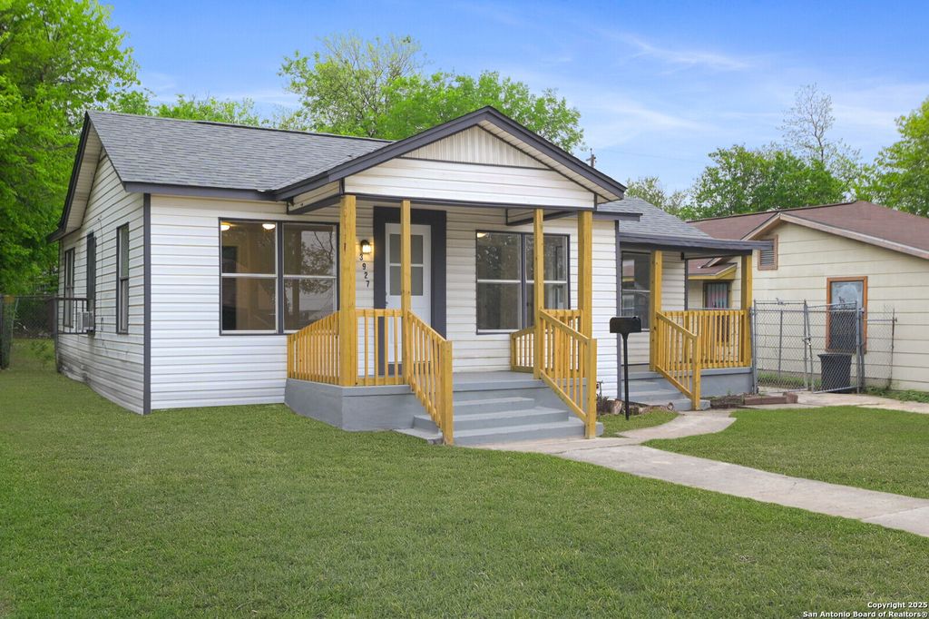 Photo of 3927 W Houston, San Antonio, TX 78207 (MLS # 1855739)