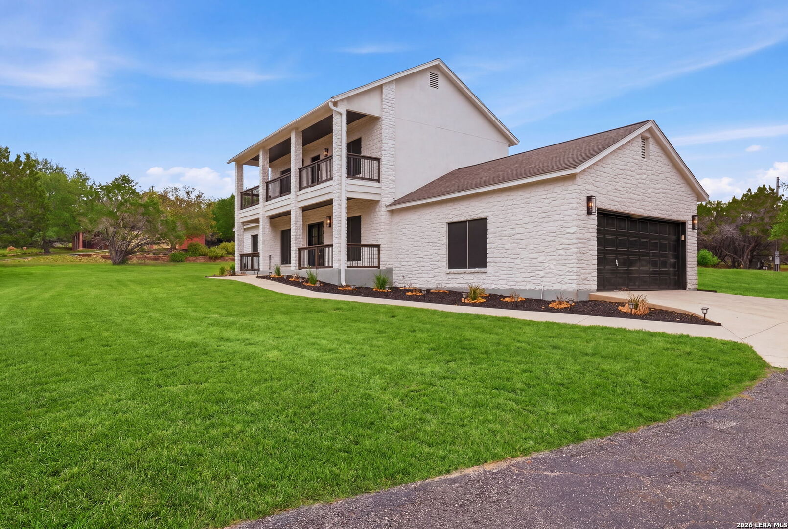 150 LAKE VIEW DR