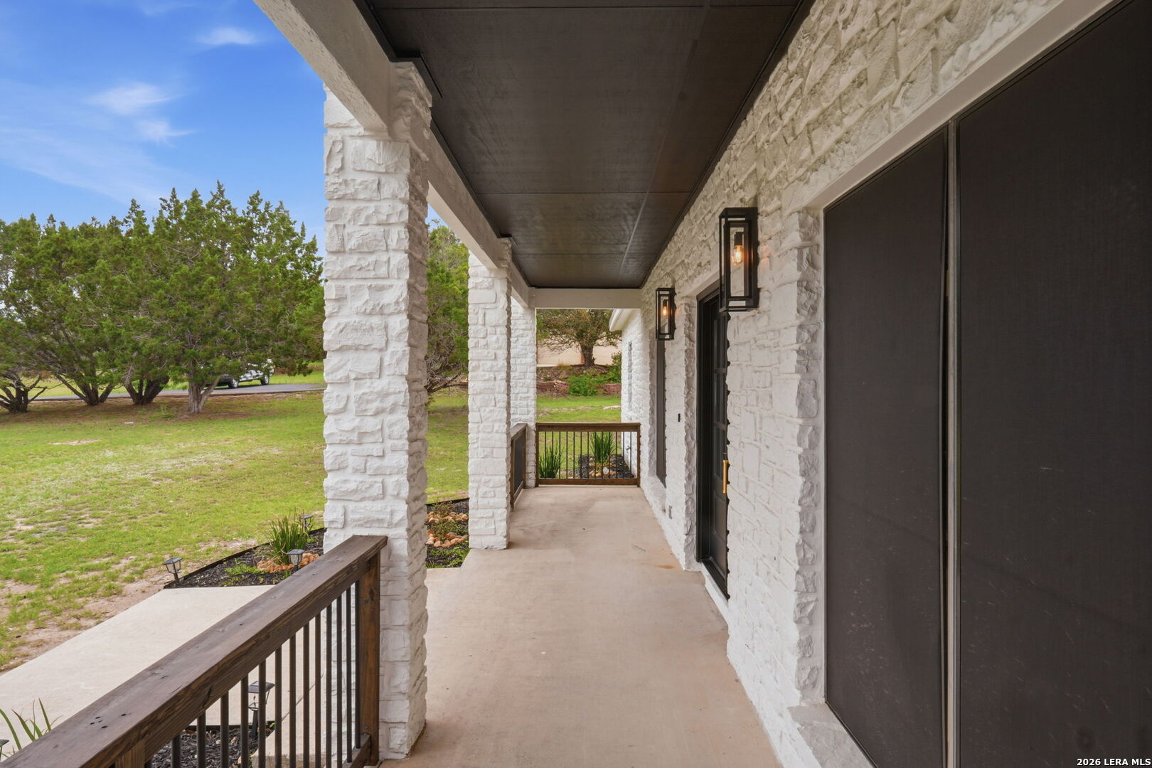 150 LAKE VIEW DR