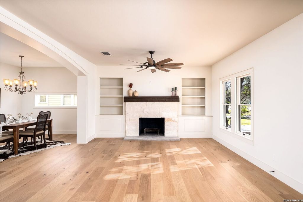 Photo of 850 Estes, Alamo Heights, TX 78209 (MLS # 1948832)