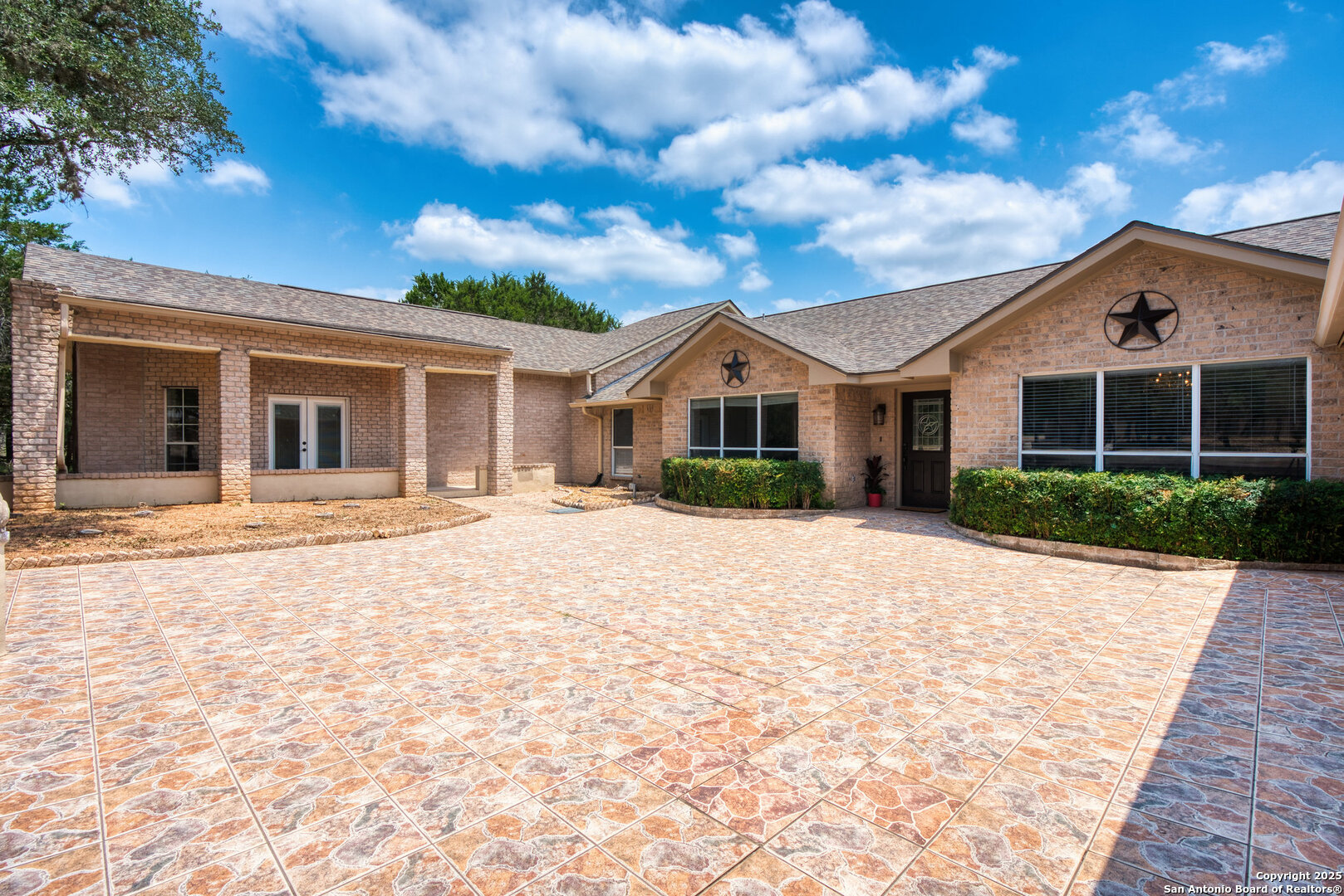 585 Oak Bend Drive