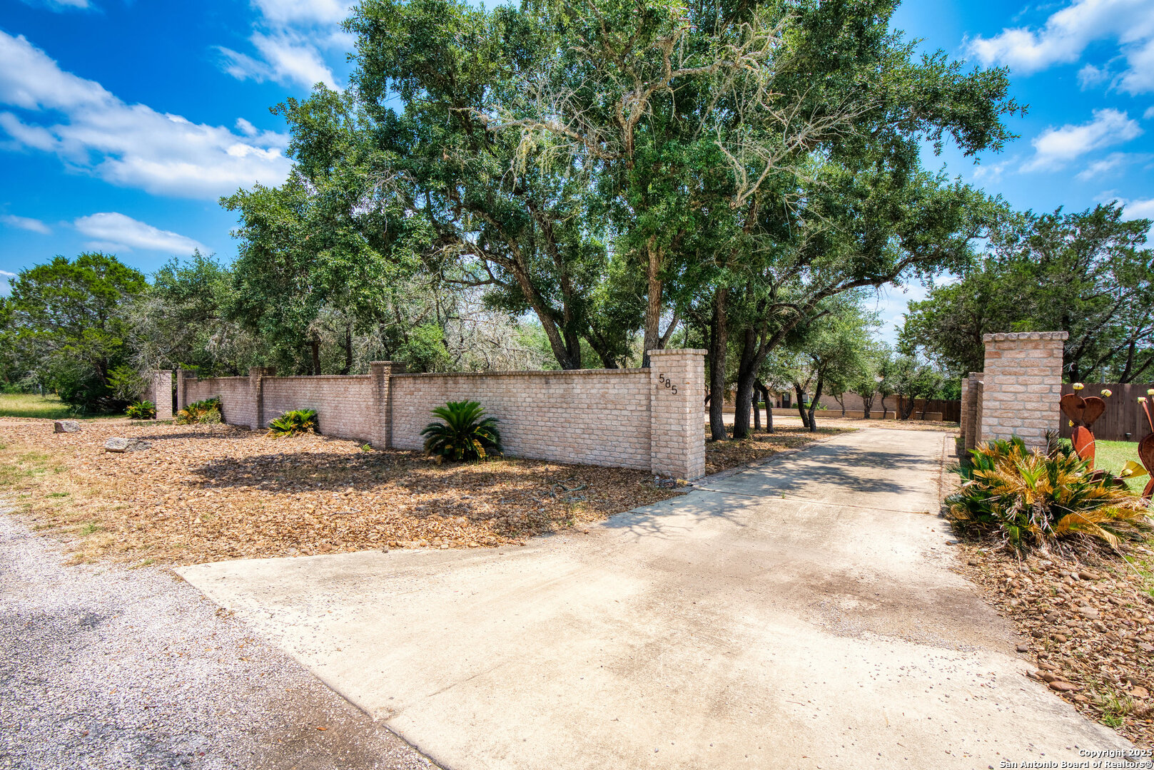 585 Oak Bend Drive