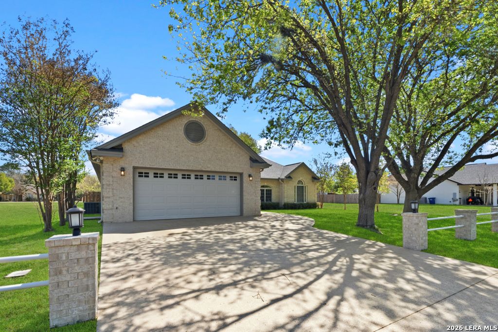 Photo of 2592 Edgegrove, Canyon Lake, TX 78133 (MLS # 1953083)