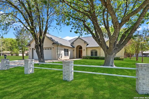 2592 Edgegrove Canyon Lake TX 78133