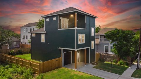 Photo of 326 Cactus St, San Antonio, TX 78203 (MLS # 1957244)