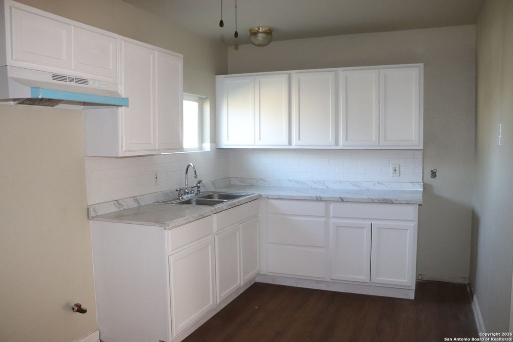 Photo of 611 KASHMUIR PL, San Antonio, TX 78223 (MLS # 1934711)