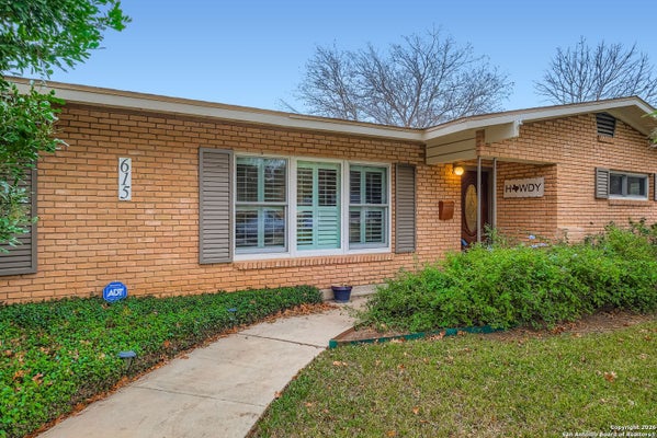 615 CAVE LN, SAN ANTONIO, TX 78209 - Image 6830a55609bdab804be8a8b995bb6ebd/3224793863