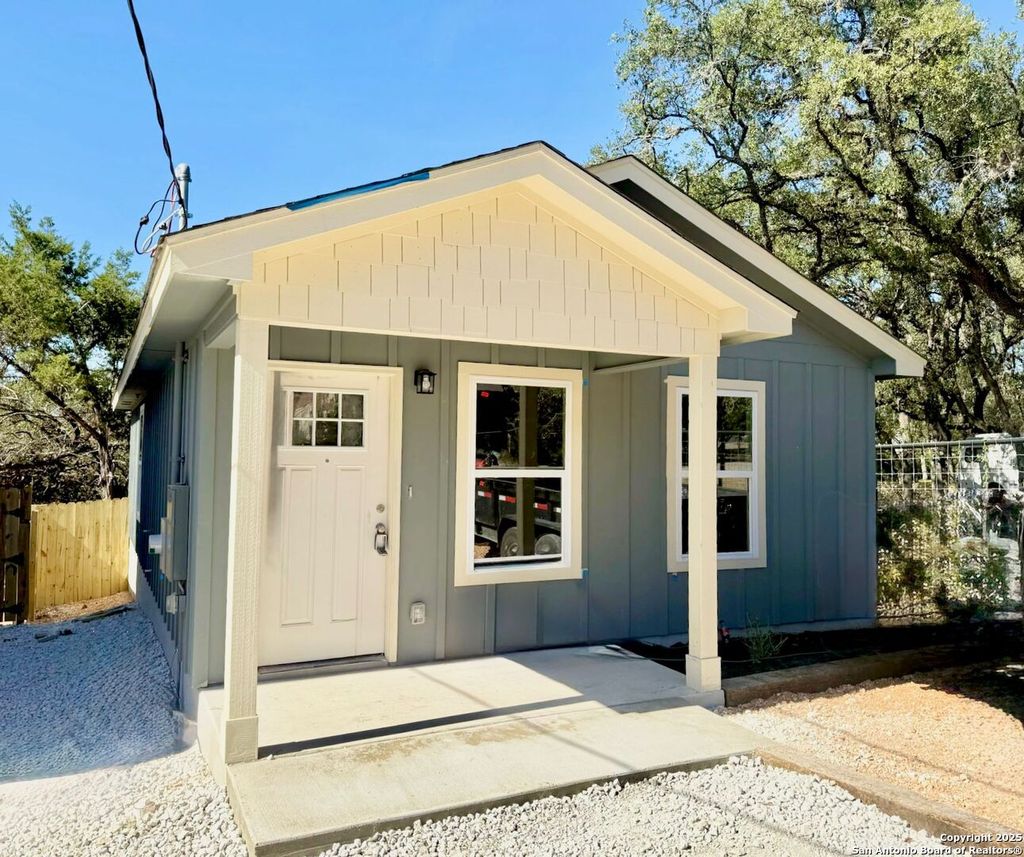 Photo of 709 Burr Oak, Canyon Lake, TX 78133 (MLS # 1925820)