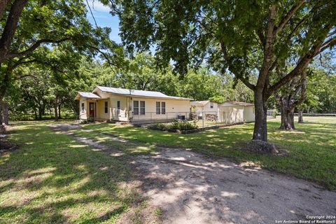 850 NE Ewelling Lane New Braunfels TX 78130