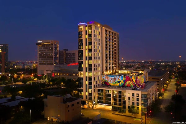 1515 AUSTIN ST # 1-1611, HOUSTON, TX 77002 - Image 6846b253f741c181b2dddd3df9e092ad/3697313064