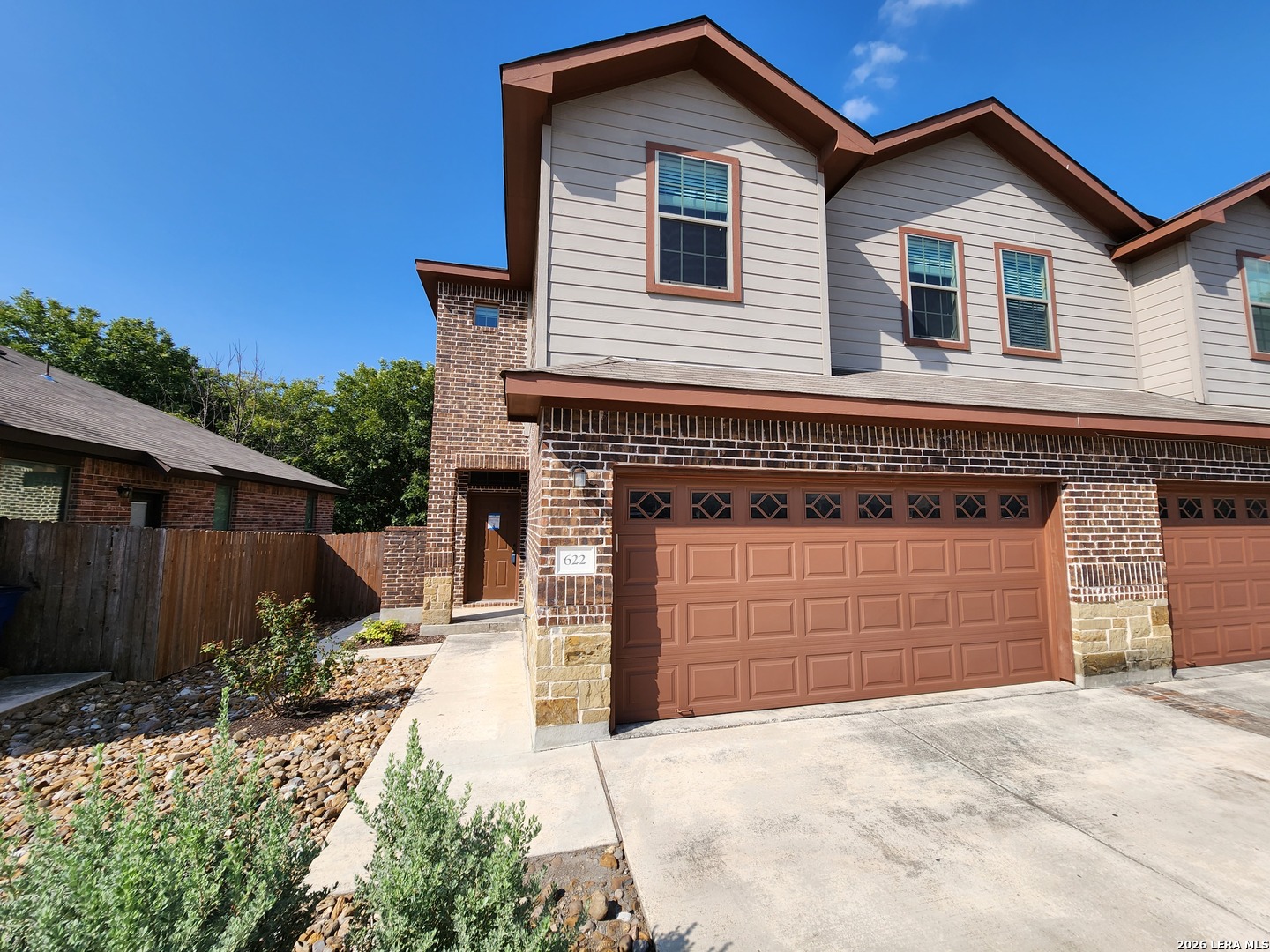 Photo 1 of 33 — 622 CREEKSIDE CIR, New Braunfels, TX 78130