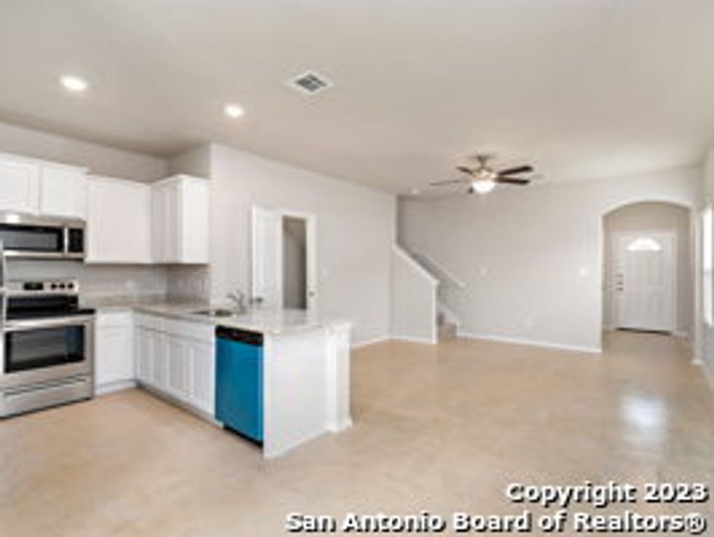 Photo of 9426 Apple Ridge Ln 303 #303, San Antonio, TX 78239 (MLS # 1954910)