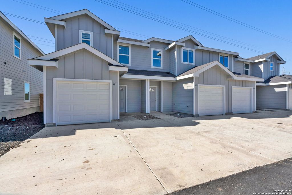 Photo of 9426 Apple Ridge Ln 303 #303, San Antonio, TX 78239 (MLS # 1954910)