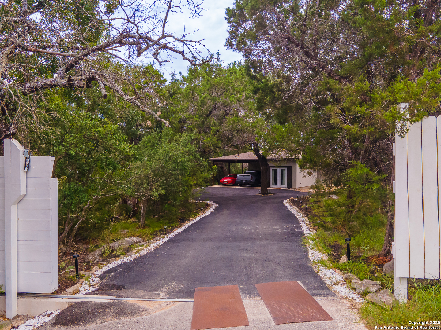 317 Saddle Mountain