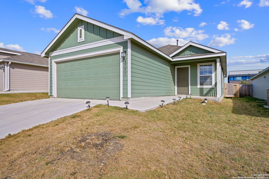 Photo of 8527 WESTERN TANAGER, San Antonio, TX 78245 (MLS # 1971890)