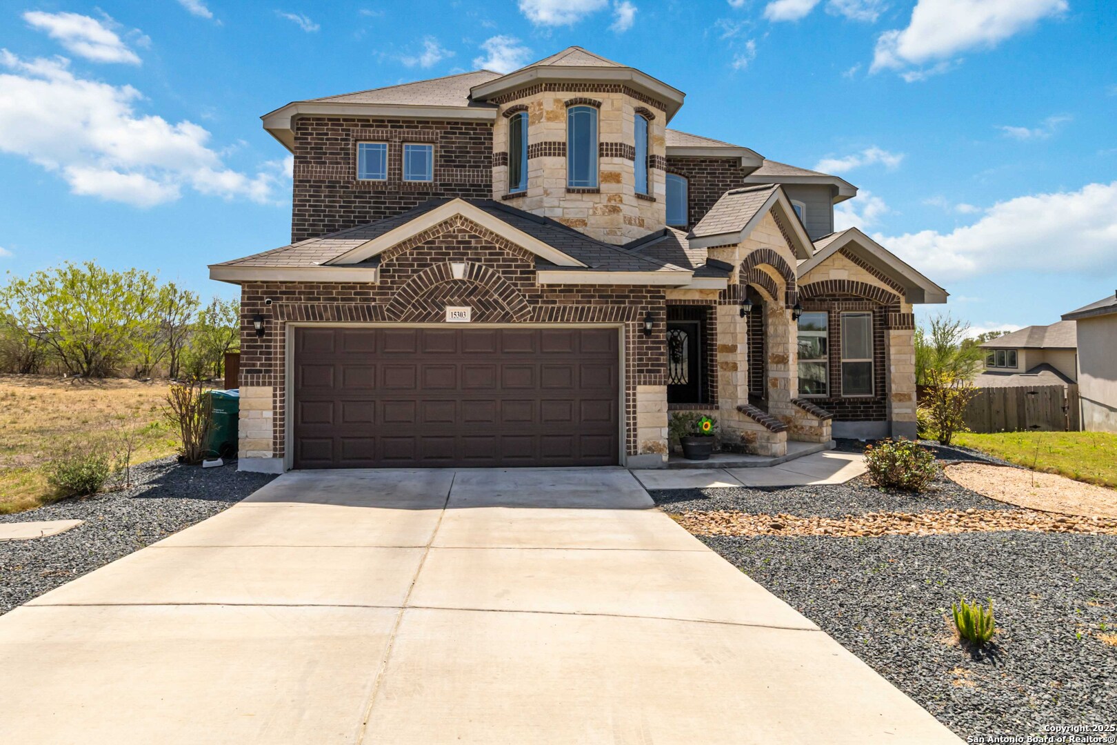 15303 Comanche