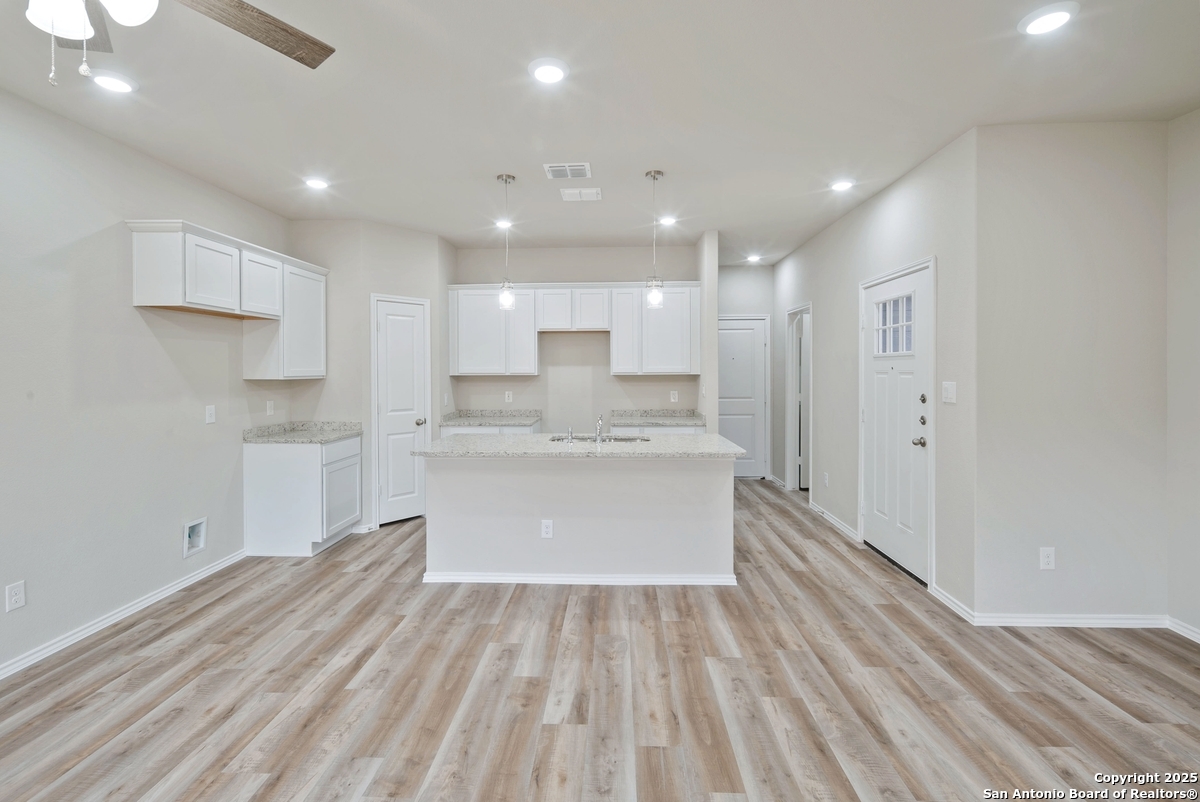 8911 N FM 1560 407-408