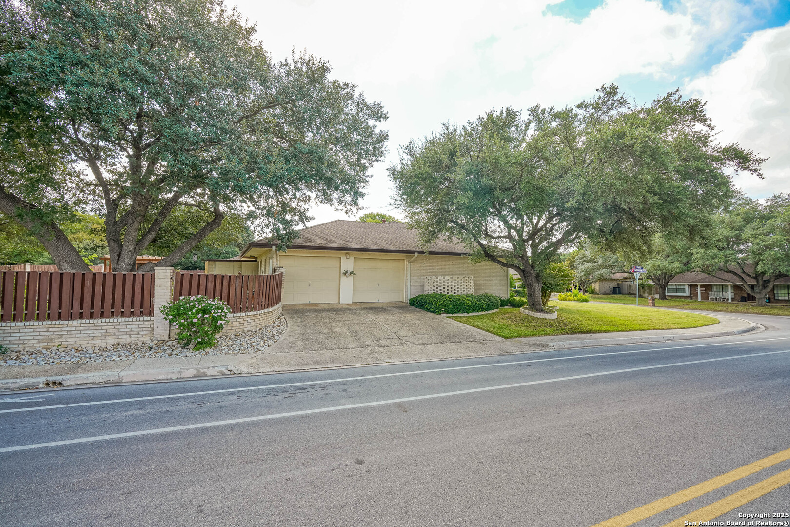 6303 LAKEWOOD PARK