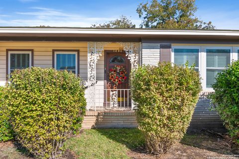 A home in Hondo