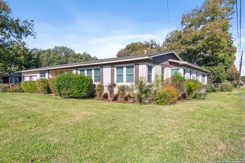 A home in Hondo