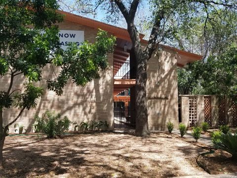 Photo of 133 Parland 4 #4, San Antonio, TX 78209 (MLS # 1940072)