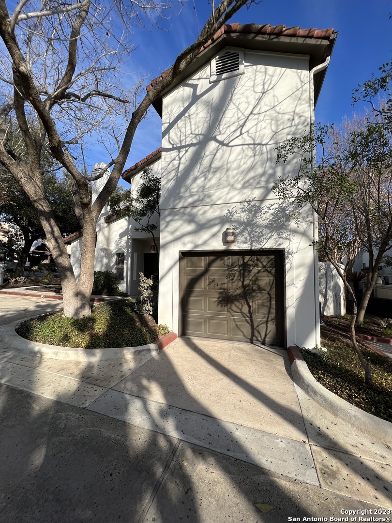 208 GRANDVIEW PL 4