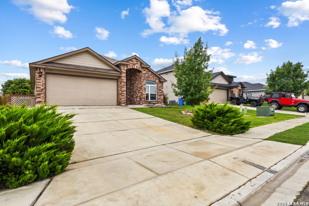 Photo of 1533 REDBRIDGE DR, Seguin, TX 78155 (MLS # 2001972)