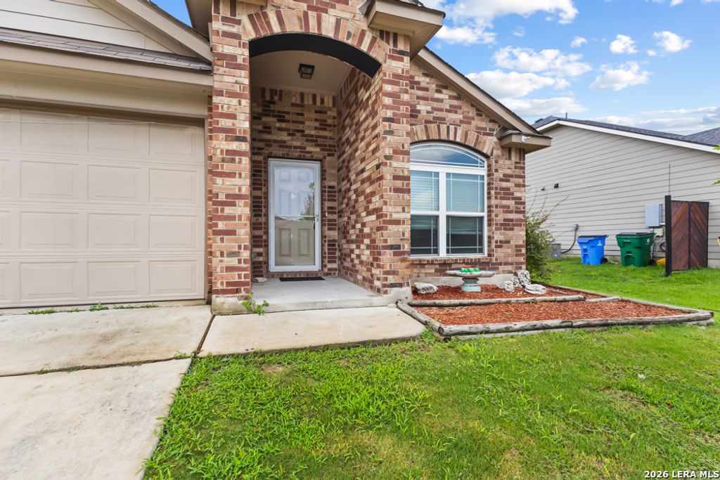 Photo of 1533 REDBRIDGE DR, Seguin, TX 78155 (MLS # 2001972)