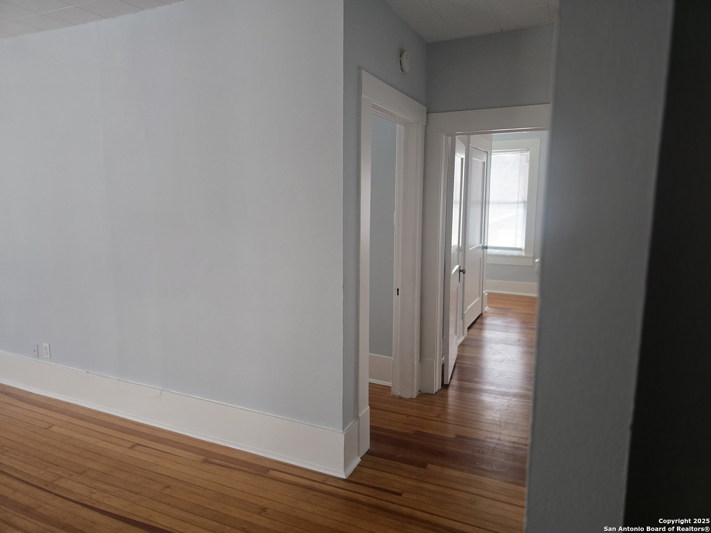 1120 W Woodlawn Ave 6