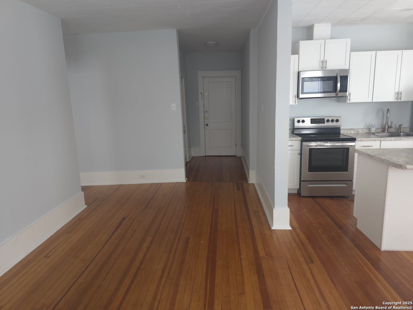1120 W Woodlawn Ave 6