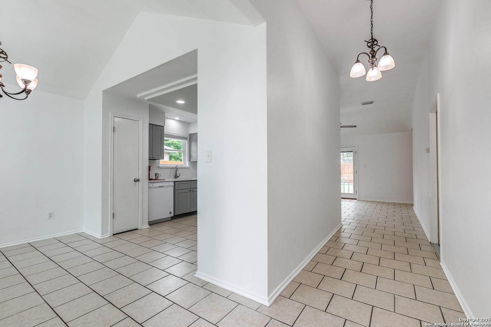 7311 Huntwood