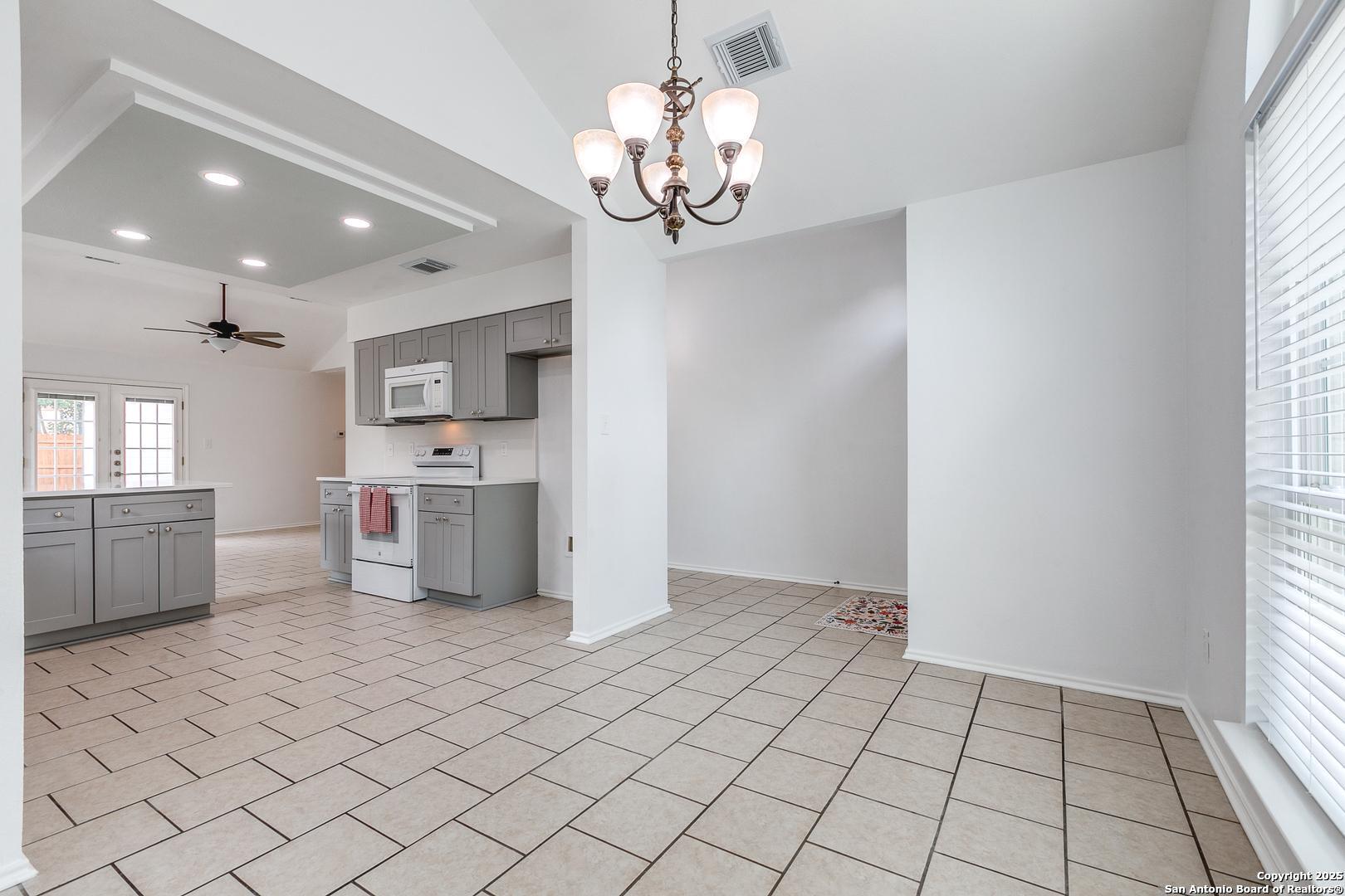 7311 Huntwood