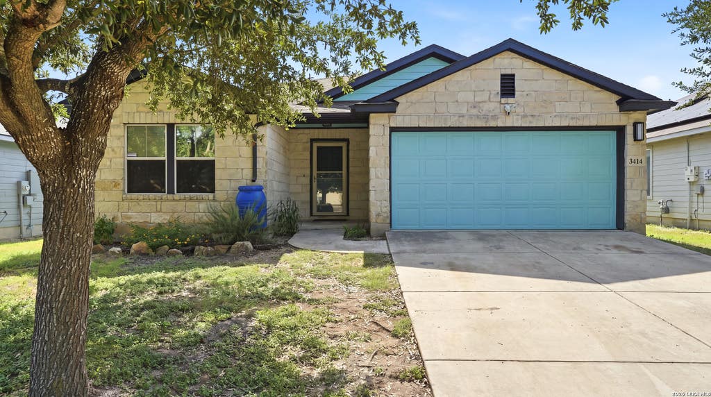 Photo of 3414 ZACHARY ST, Seguin, TX 78155 (MLS # 2010091)