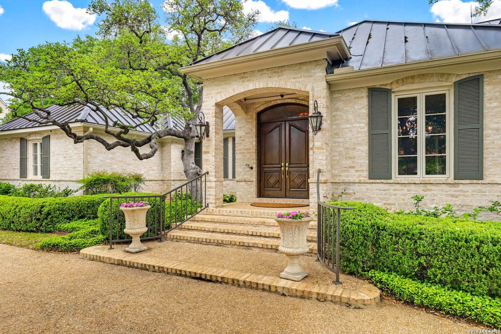 Photo of 2 TROPHY GRN, San Antonio, TX 78257 (MLS # 1959024)