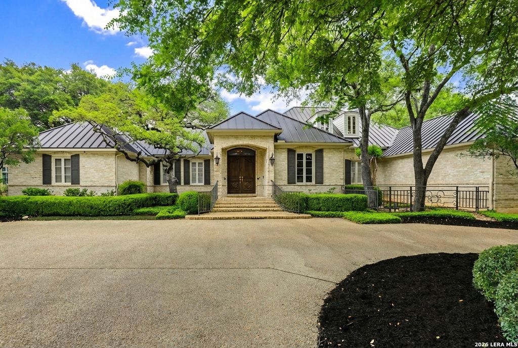 Photo of 2 TROPHY GRN, San Antonio, TX 78257 (MLS # 1959024)