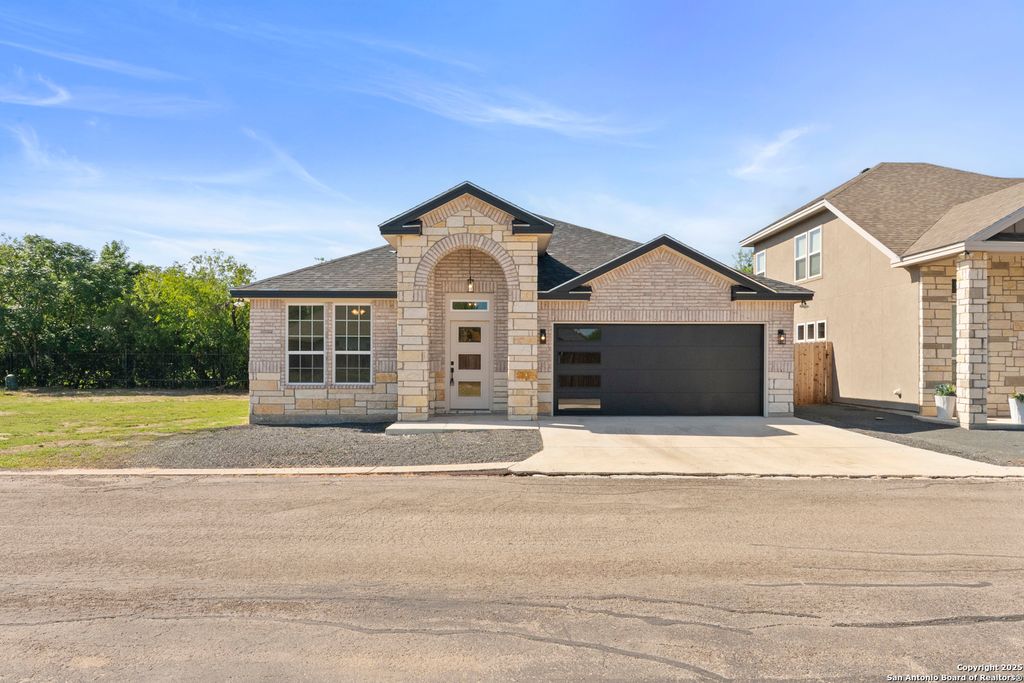 Photo of 109 Sutton PL, Uvalde, TX 78801 (MLS # 1865987)