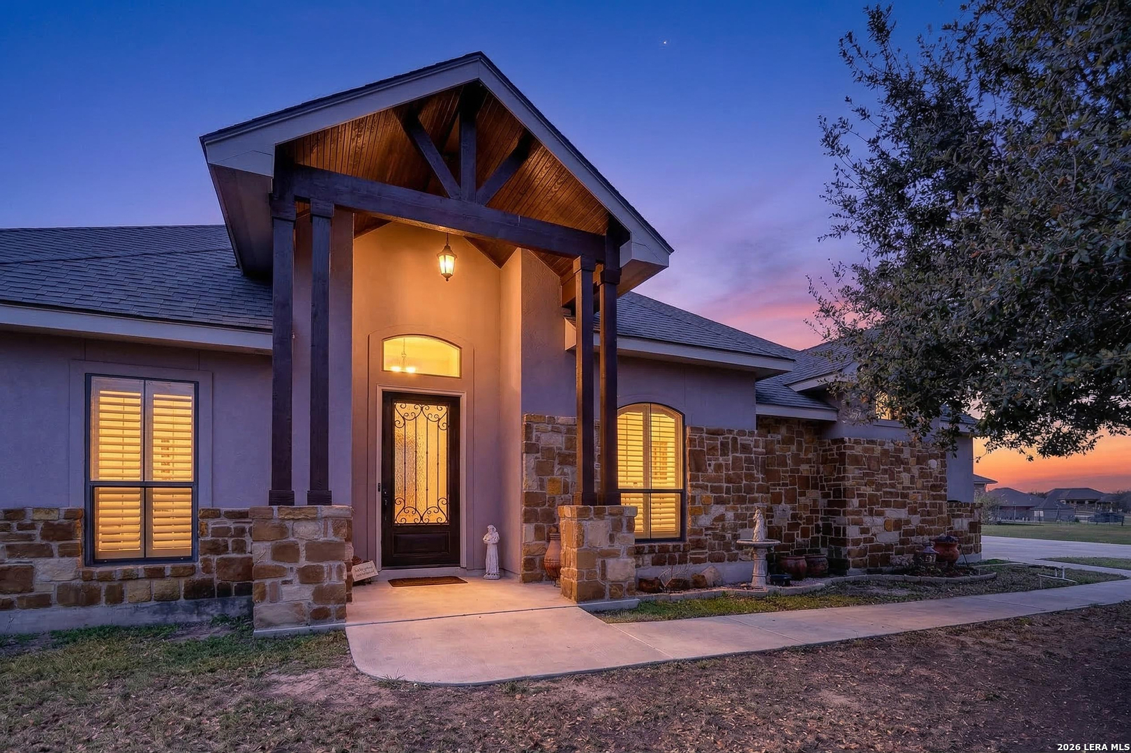 121 Abrego Mount