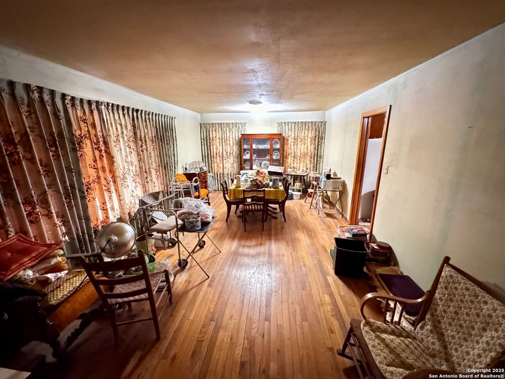 Photo of 212 Patrick, Pleasanton, TX 78064 (MLS # 1872251)