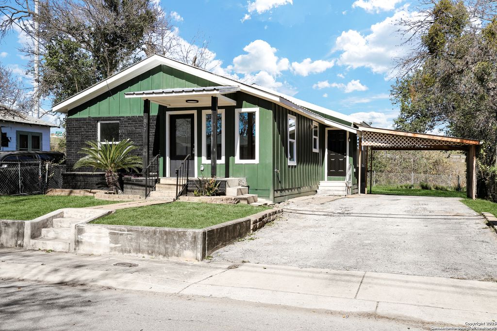 Photo of 407 Big Foot, San Antonio, TX 78204 (MLS # 1929971)