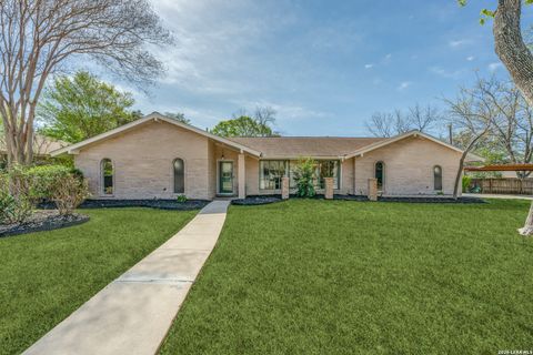 Search 626 Moorside Windcrest TX 78239