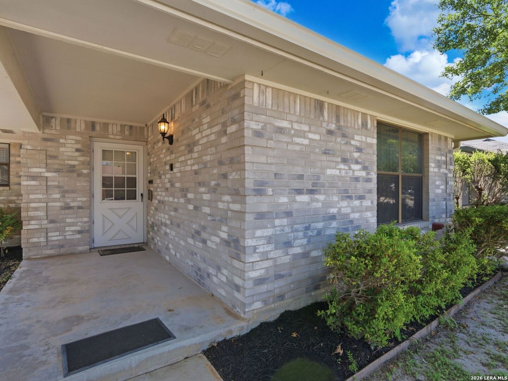 Photo of 526 Riverside Dr, New Braunfels, TX 78130 (MLS # 1970404)