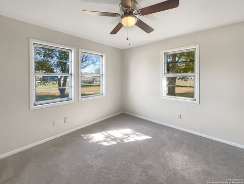 A home in Floresville