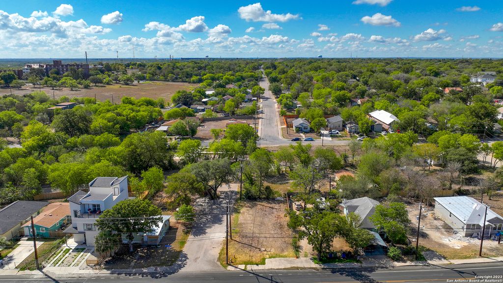 Photo of 2326 MARTIN LUTHER KING DR, San Antonio, TX 78203 (MLS # 1873824)