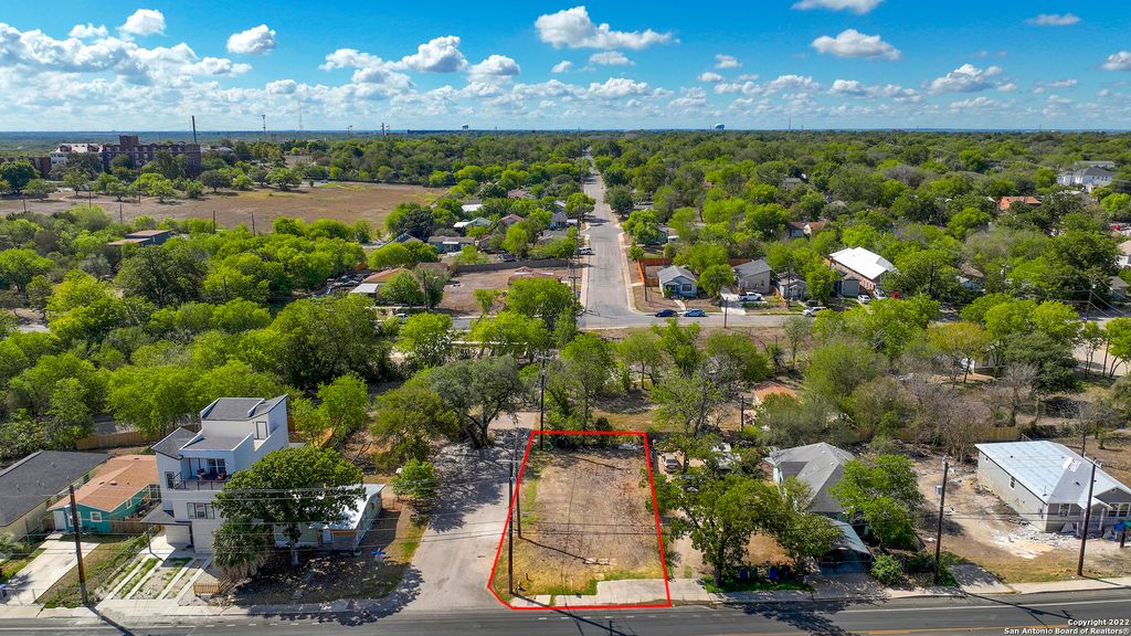 Photo of 2326 MARTIN LUTHER KING DR, San Antonio, TX 78203 (MLS # 1873824)