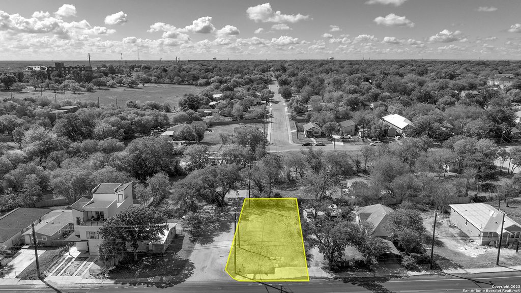 Photo of 2326 MARTIN LUTHER KING DR, San Antonio, TX 78203 (MLS # 1873824)